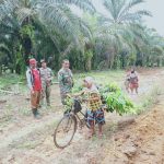 Jalan Penghubung Dua Desa Hampir Rampung, Warga Mekar Jaya Gembira