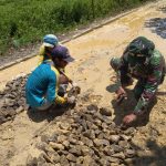 Begini Tahapan Pengaspalan Jalan Program TMMD Kodim Bojonegoro