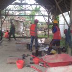 Bersama Warga Sekitar, Satgas TMMD Kodim Bojonegoro Garap Renovasi RTLH Aladin