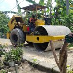 Pemadatan Jalan Yang Akan Diaspal Terus Dilakukan Satgas TMMD Kodim Bojonegoro
