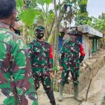 Pastikan Selesai Tepat Waktu, Dansatgas TMMD Bojonegoro Cek Proses Pengerjaan Drainase