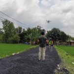 Gunakan Drone, Pekerjaan Pengaspalan Jalan Program TMMD 110 Bojonegoro Terpantau