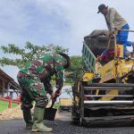Bangun Jalan Desa 2000 Meter, Satgas TMMD Kodim Bojonegoro Berjibaku Mengaspal