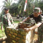 Pengerjaan Tugu TMMD Kodim 0415/BTH di Desa Sungai Terap Hampir Rampung