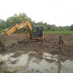 Satuan Tugas TMMD Bojonegoro Lakukan Normalisasi Sungai Ngrancang Dengan Alat Berat