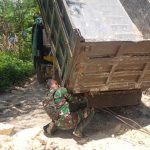 Mogok, Satgas TMMD Kodim Bojonegoro Bantu Tarik Dump Truk