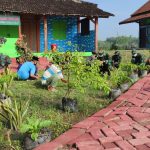 Area Posko PPKM Mikro Satgas TMMD Bojonegoro Dibersihkan Satgas Bersama Warga