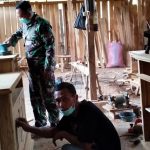 Ajak Berinovasi, Satgas TMMD Bojonegoro Datangi Tukang Kayu Ngrancang