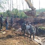 Pemasangan Gorong-gorong untuk Jalan Penghubung Mulai Dikerjakan Satgas TMMD Kodim 0415/BTH