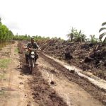Kendarai R2, Dan SSK Kapten Inf Rilman Pantau Lokasi Jalan yang Akan dibuka