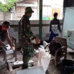 Program Fisik TMMD Bojonegoro, Satgas Kerjakan Renovasi Rumah Marjono