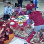 Kebersamaan, Satgas TMMD Bojonegoro Dan Warga Makan Bareng