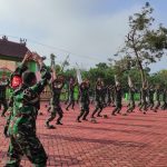 Tetap Bugar, Satgas TMMD Kodim Bojonegoro Senam Bersama