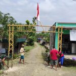 Satgas TMMD Bojonegoro Bantu Masyarakat Dusun Nglambangan Bangun Gapura