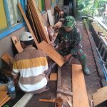 Dorong Usaha Plafon Kayu Jati, Satgas TMMD Bojonegoro Sambangi Suyono