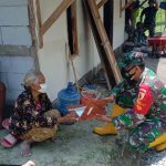 Keluarga Mbah Yadi Dapat Santunan Dari Dansatgas TMMD Bojonegoro