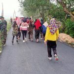 Nikmati Hasil Pengaspalan Program TMMD Bojonegoro Dengan Jalan Bareng