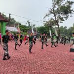 Bersama Masyarakat Ngrancang, Satgas TMMD Kodim Bojonegoro Olahraga Bareng
