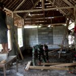 Program Aladin TMMD Bojonegoro, Perbaikan Rumah Samadun Capai 50 Persen