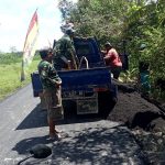 Bangun Tugu Prasasti, Satgas TMMD Bojonegoro Datangkan Pasir