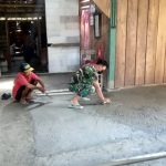 Program Aladin, Satgas TMMD Bojonegoro Plester Lantai Rumah Lasmin