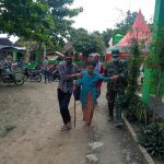 Di Jatimulyo, Personel Satgas TMMD Bojonegoro Bantu Masyarakat Urus E-KTP