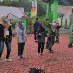 Satgas TMMD Bojonegoro Ajak Ibu-Ibu PKK Senam Bersama