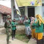 Satgas TMMD Kodim 0415/BTH Komsos dengan Remaja Sungai Terap