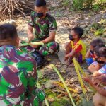 Alihkan Perhatian Dari Gadget, Ini Yang Dilakukan Satgas TMMD Bojonegoro Pada Anak Ngrancang
