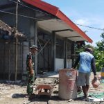 Progres Gedung SD Ngrancang, Satgas TMMD Bojonegoro Percepat Adukan Plester Dinding