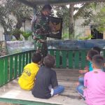 Tingkatkan Rasa Nasionalisme, Satgas TMMD Bojonegoro Ajari Anak Ngrancang Seputar Lambang Negara