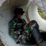 Hujan Deras, Satgas TMMD 110 Kodim 0415/BTH Bernaung di Gorong-gorong