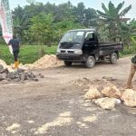 Program Fisik TMMD Bojonegoro, Satgas Dan Masyarakat Lakukan Pembangunan Jalan Poros Desa