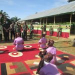 Tim Wasev TMMD Ke-110 Disambut Tarian Sekapur Sirih di Desa Sungai Terap