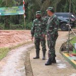 Satgas TMMD Kodim 0415/BTH Bermain Bola Bersama Warga