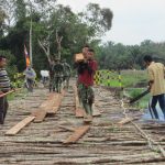 Jelang Penutupan, Satgas TMMD Kodim 0415/BTH Kerjakan Finishing Jembatan