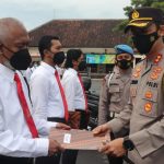Kapolres Tulungagung Berikan Reward Kepada Kepada 7 Anggota Polisi Berprestasi