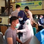 Jajaran Polres Sarolangun Disuntik Vaksin