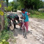 Satgas TMMD Kodim Bojonegoro Selalu Sigap Menolong Warga