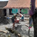 Rehab Rumah Aladin, Satgas TMMD Kodim Bojonegoro Racik Adukan