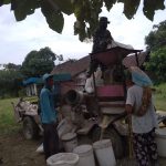 TMMD Kodim Bojonegoro, Satgas Bantu Giling Gabah Warga Kramanan