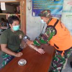 Cek Kondisi Tubuh, Satgas TMMD Bojonegoro Diperiksa Kesehatannya