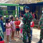 Edukasi Sosial, Satgas TMMD Bojonegoro Semangati Anak Ngrambah
