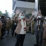 Airin Serah Terima Jabatan PLT Walikota Tangsel Pada Bambang Noertjahjo