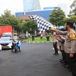 Polda Jatim Serahkan Bantuan untuk Korban Banjir Bandang NTT