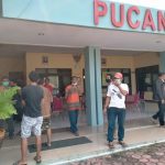 Pasca Penggrebekan Kades Pucanglaban, Puluhan Warga Mendatangi Kantor Kecamatan Meminta Untuk Kades Dicopot