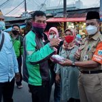 Bang Japar Komcam Ciracas Jaktim Bagikan 500 Takjil Gratis bersama Camat dan Polsek Ciracas Jaktim