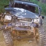 Nyalip Ditikungan, Mobil Pickup Taft Hiline Adu Banteng dengan Truck Tangki Tronton
