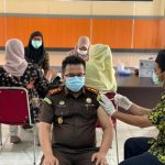 Kajari Bungo Terima Penyuntikan Vaksin Kedua