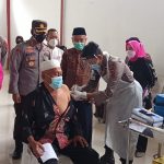 Kapolres Bungo didampingi Dandim 0416/ BUTE Gelar Vaksinasi Massal Lansia